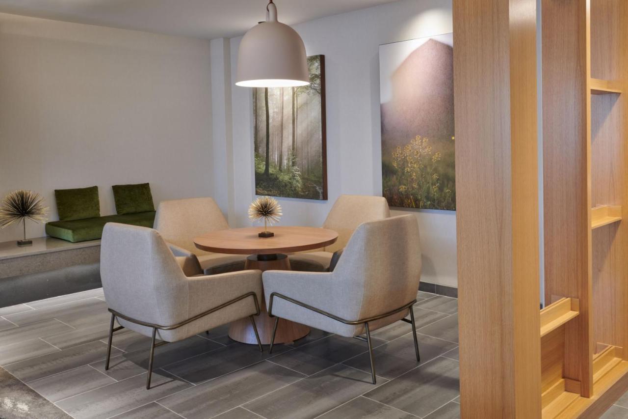 דס פליינס Fairfield Inn & Suites By Marriott Chicago O'Hare מראה חיצוני תמונה