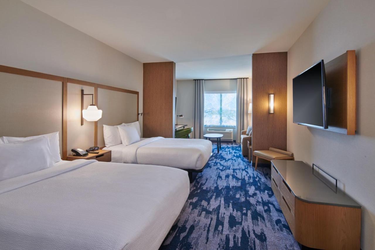דס פליינס Fairfield Inn & Suites By Marriott Chicago O'Hare מראה חיצוני תמונה